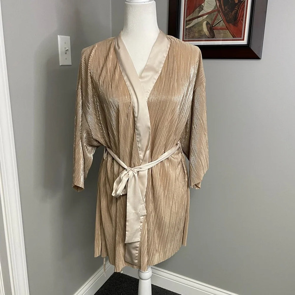 Victoria's Secret Gold Pinch Pleated Robe Womens Size XS Oversized Short - Picture 1 of 7